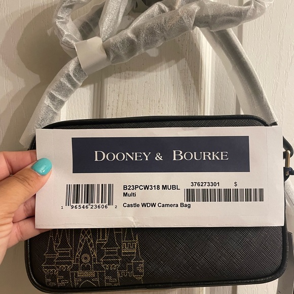 Dooney & Bourke WDW Castle Brand New Black Crossbody Bag with Gold Castle Design - Picture 5 of 14